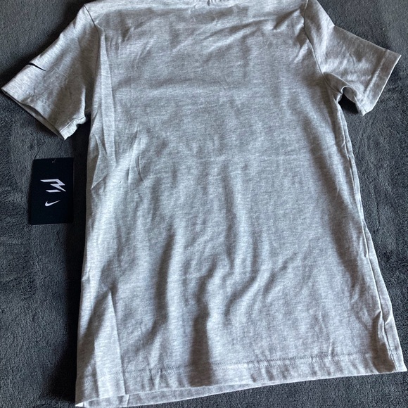 Nike Kids Gray Graphic T-Shirt - Picture 4 of 4